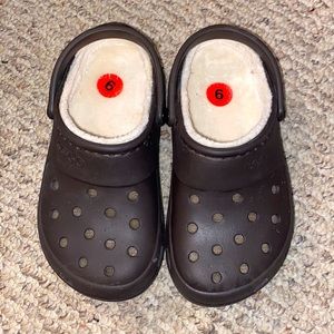 Jibbitz by Crocs lined Clogs
